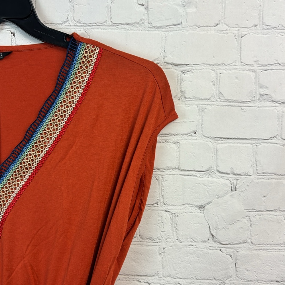 BloomChic Orange V-Neck Embroidery Detail Pocket Dress Size Medium - Picture 3 of 6